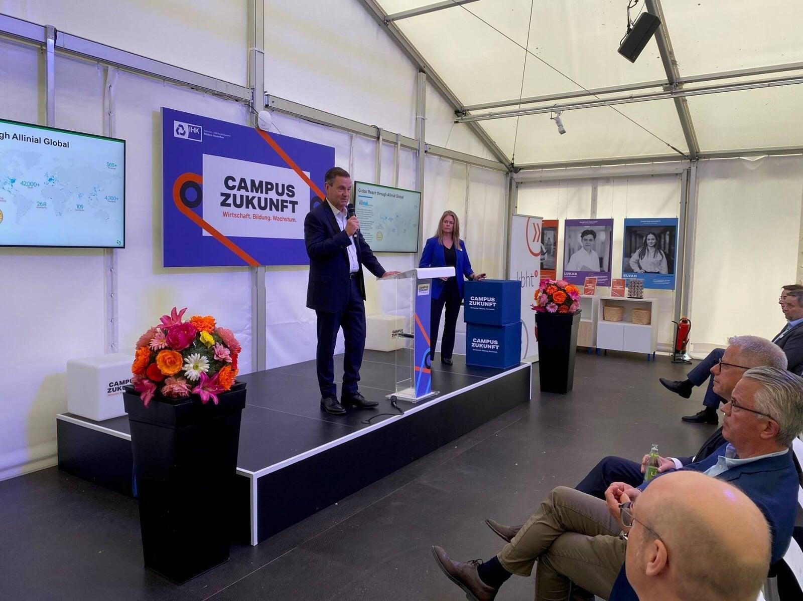 Axel Hebmueller at the IHK-NRW Business Insight USA event